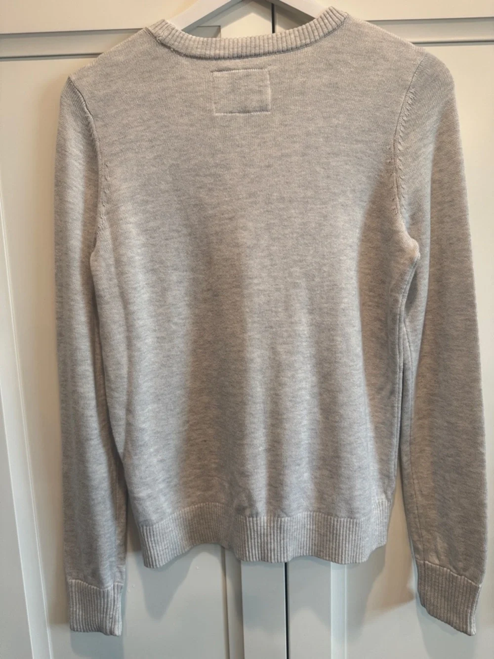 Abercrombie & Fitch Ski Penguin Sweater Gray Crewneck